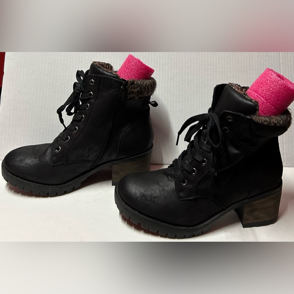 TORRID BLACK DURABLE HIKER COMBAT BOOT SIZE 12 WIDE FAUX LEATHER SWEATER TRIMMED - Picture 3 of 8